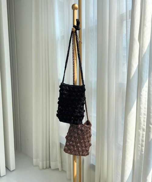 URBAN RESEARCH DOORS（アーバンリサーチドアーズ）の「メタリックヤーンショルダーバッグ（ショルダーバッグ・レディース・ブロンズ/ブラック・ONE）」の7枚目の写真