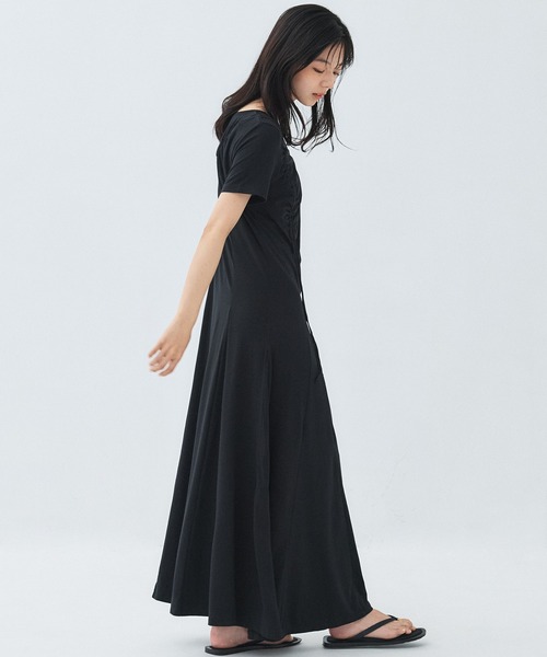 PUBLIC TOKYO(パブリックトウキョウ)の「【接触冷感】ギャザードレープカットソーワンピ/低身長向け/26SS/春服/夏服/シャーリング/ギャザー/ドレープ/アシンメトリー/スタイルアップ/ストレッチ/接触冷感(ワンピース・レディース・ブラック/ワイン・1/2)」の8枚目の写真