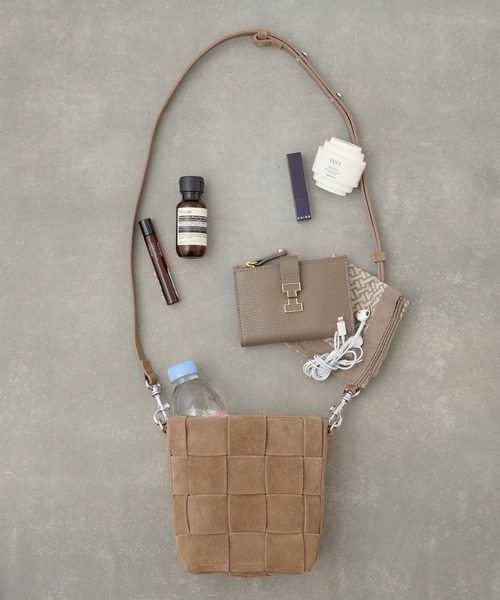 タグ付未使用☆イアクッチ ベルタ ミニ　スエード　ベージュ 新品未使用IACUCCIイアクッチ ベルタ MINI SUEDE サンドベージュ