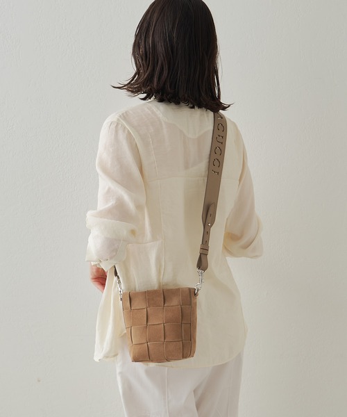 IACUCCI（イアクッチ）の「ベルタ MINI SUEDE/CERVO（ショルダーバッグ