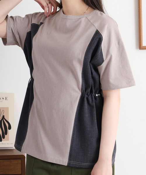 Arinomama(アリノママ)の「デニム風切替ギャザーT(Tシャツ/カットソー・レディース・ブラック/スミクロ/オフホワイト/グレイッシュベージュ・FREE)」の4枚目の写真