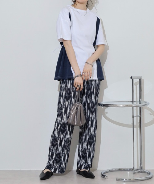 Arinomama(アリノママ)の「デニム風切替ギャザーT(Tシャツ/カットソー・レディース・ブラック/スミクロ/オフホワイト/グレイッシュベージュ・FREE)」の12枚目の写真