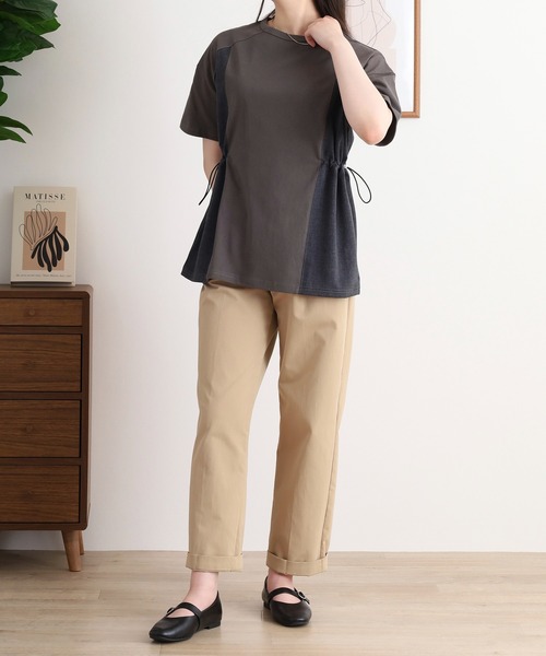 Arinomama(アリノママ)の「デニム風切替ギャザーT(Tシャツ/カットソー・レディース・ブラック/スミクロ/オフホワイト/グレイッシュベージュ・FREE)」の17枚目の写真