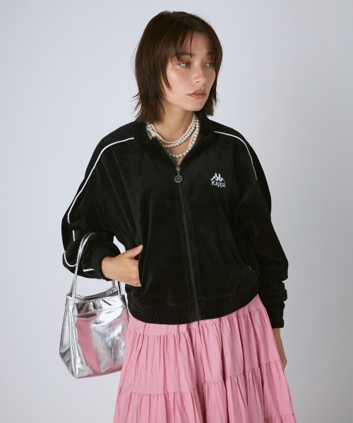 Kappa(カッパ)の「ベロアトラックジャケット(その他アウター・レディース・グレー/ブラック・LARGE/MEDIUM/SMALL)」の4枚目の写真