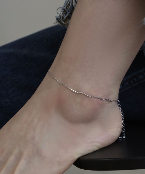 colleca la（コレカラ）の「ウェイビーライン チェーンアンクレット（アンクレット・レディース・ゴールド/シルバー・FREE）」の4枚目の写真