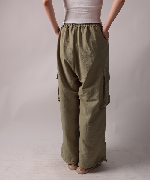 NANAHACHI(ナナハチ)の「シャカシャカ カーゴワイドパンツ(カーゴパンツ・レディース・カーキ/ブラック/チャコールグレー・FREE)」の10枚目の写真