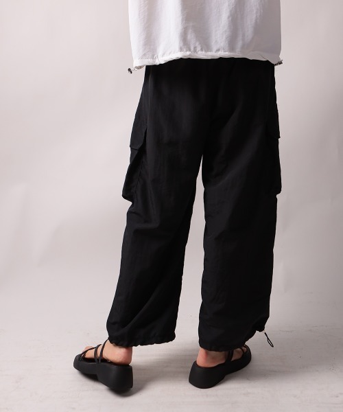NANAHACHI(ナナハチ)の「シャカシャカ カーゴワイドパンツ(カーゴパンツ・レディース・カーキ/ブラック/チャコールグレー・FREE)」の21枚目の写真