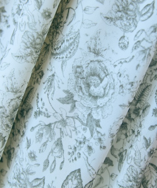 marun（マルン）の「＜大きいサイズ＞シャーリングデザインワンピース　marun（ワンピース・レディース・カーキ系/ベージュ系・4L/3L/LL/L/5L）」の19枚目の写真