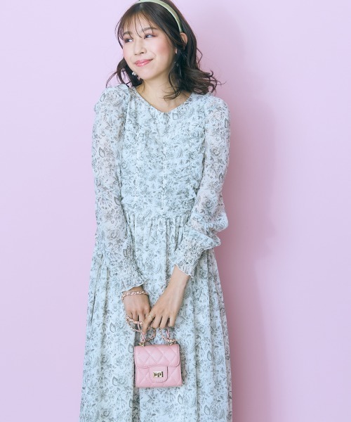 marun（マルン）の「＜大きいサイズ＞シャーリングデザインワンピース　marun（ワンピース・レディース・カーキ系/ベージュ系・4L/3L/LL/L/5L）」の9枚目の写真