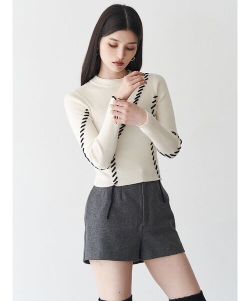 MURUA(ムルーア)の「ウールライクタックショートパンツ(その他パンツ・レディース・グレー/ブラック/ブラウン・1/2)」の4枚目の写真