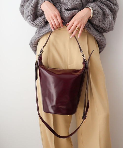 MIAN (ミアン)の「バケット2wayショルダーバッグ(ショルダーバッグ・レディース・ダークブラウン/ボルドー/ブラック・FREE)」の1枚目の写真