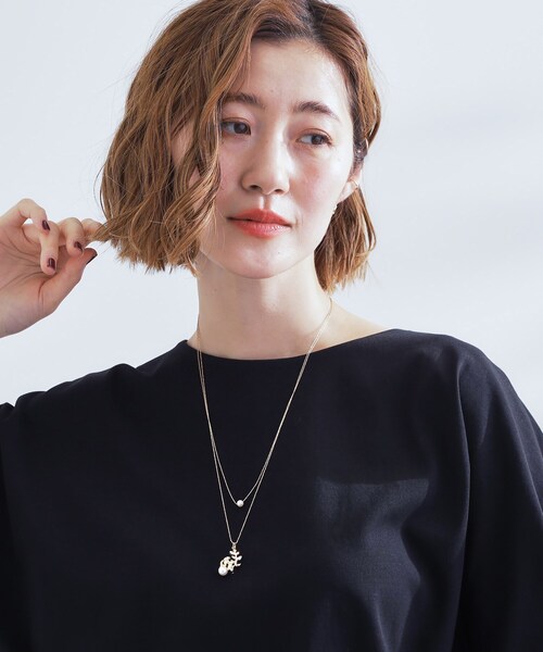 grove(グローブ)の「フラワーモチーフパール調ネックレス(ネックレス・レディース・シルバー/ピンクゴールド/ゴールド・00)」の8枚目の写真