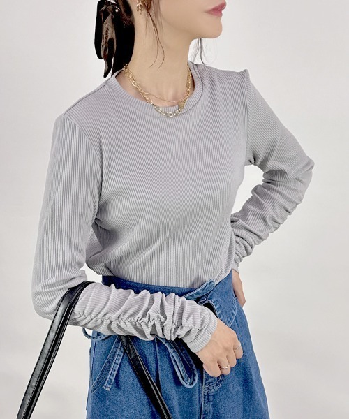 CLOTHY(クロシィ)の「【くしゅ袖で差をつける。大人のこなれリブトップス】リブテレコ 長袖 シャーリング トップス 秋服(Tシャツ/カットソー・レディース・その他/ブラック/グレー/ネイビー/レッド/オフホワイト/ブラウン・MEDIUM/LARGE)」の16枚目の写真