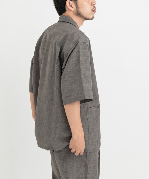 EKAL（エカル）の「『吸水速乾/UVカット/UR TECH』ハイツイストショートスリーブシャツ（シャツ/ブラウス・メンズ・チャコール/グレー・MEDIUM/LARGE）」の17枚目の写真