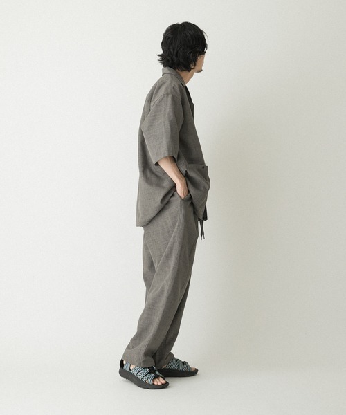 EKAL（エカル）の「『吸水速乾/UVカット/UR TECH』ハイツイストショートスリーブシャツ（シャツ/ブラウス・メンズ・チャコール/グレー・MEDIUM/LARGE）」の22枚目の写真