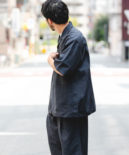 EKAL（エカル）の「『吸水速乾/UVカット/UR TECH』ハイツイストショートスリーブシャツ（シャツ/ブラウス・メンズ・チャコール/グレー・MEDIUM/LARGE）」の6枚目の写真