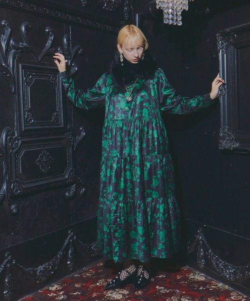 manana suerte（マニャーナスエルテ）の「(サイズ展開あり)イングリッシュローズ ティアードワンピース（ワンピース・レディース・ホワイト/ブラック・FREE/SMALL）」の3枚目の写真