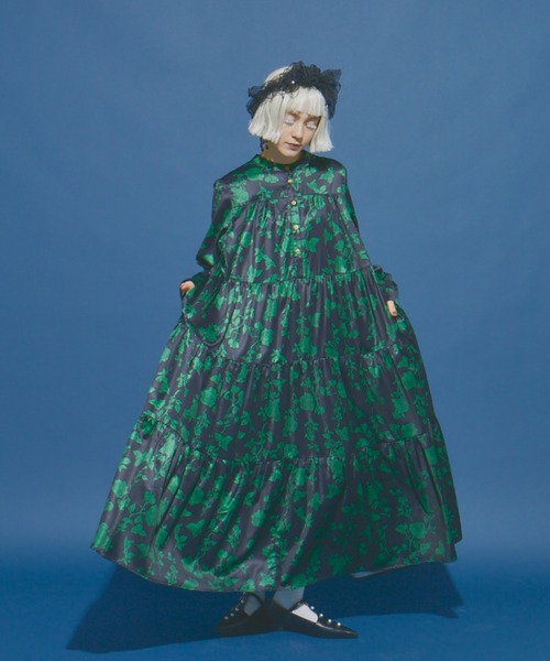 manana suerte（マニャーナスエルテ）の「(サイズ展開あり)イングリッシュローズ ティアードワンピース（ワンピース・レディース・ホワイト/ブラック・FREE/SMALL）」の10枚目の写真