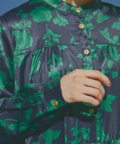 manana suerte（マニャーナスエルテ）の「(サイズ展開あり)イングリッシュローズ ティアードワンピース（ワンピース・レディース・ホワイト/ブラック・FREE/SMALL）」の8枚目の写真