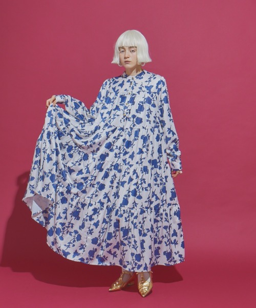 manana suerte（マニャーナスエルテ）の「(サイズ展開あり)イングリッシュローズ ティアードワンピース（ワンピース・レディース・ホワイト/ブラック・FREE/SMALL）」の15枚目の写真