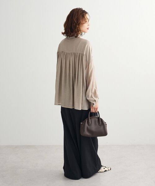 ELENCARE DUE（エレンカーレデュエ）の「・ELENCARE DUE シアーシャーリングシャツ（シャツ/ブラウス・レディース・ブラウン/グレイッシュベージュ/ブラック/オフホワイト・FREE）」の7枚目の写真