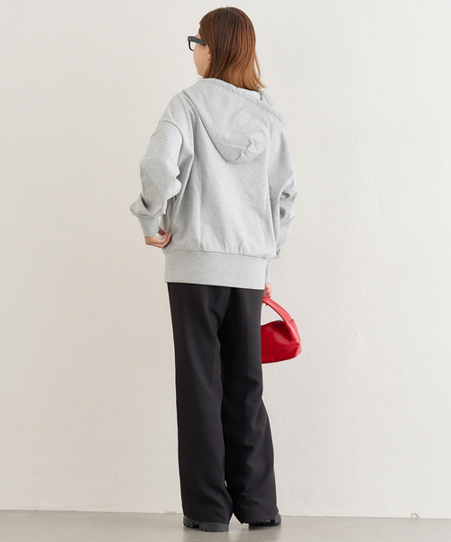 U by SPICK&SPAN（ユーバイスピックアンドスパン）の「ALORE/アローレ 別注ZIP HOODIE（パーカー・レディース・ブラック系その他/チャコールグレー・FREE）」の8枚目の写真