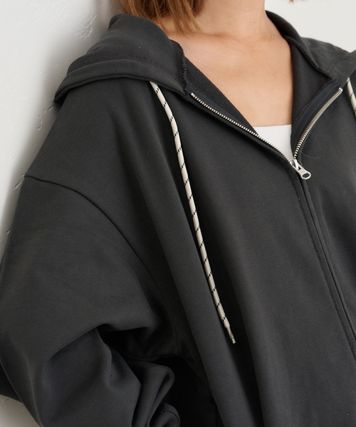U by SPICK&SPAN（ユーバイスピックアンドスパン）の「ALORE/アローレ 別注ZIP HOODIE（パーカー・レディース・ブラック系その他/チャコールグレー・FREE）」の12枚目の写真