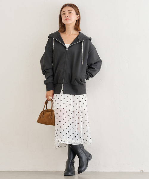 U by SPICK&SPAN（ユーバイスピックアンドスパン）の「ALORE/アローレ 別注ZIP HOODIE（パーカー・レディース・ブラック系その他/チャコールグレー・FREE）」の13枚目の写真