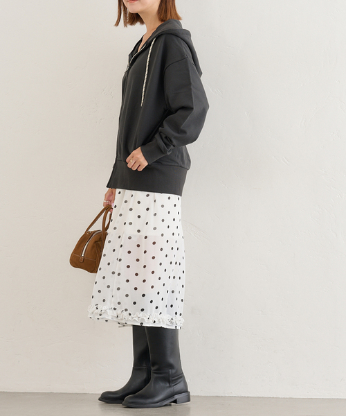 U by SPICK&SPAN（ユーバイスピックアンドスパン）の「ALORE/アローレ 別注ZIP HOODIE（パーカー・レディース・ブラック系その他/チャコールグレー・FREE）」の16枚目の写真