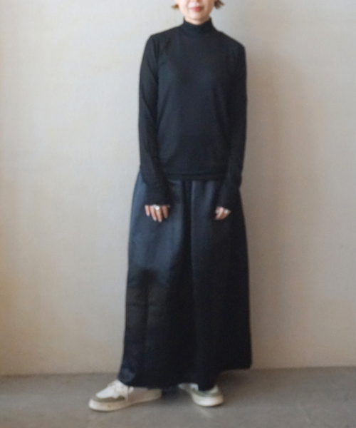 JOURNAL STANDARD LUXE（ジャーナルスタンダード　ラックス）の「シアージャージ タートルネックプルオーバー（Tシャツ/カットソー・レディース・ホワイト/ブラック/ブラック系その他・FREE）」の7枚目の写真