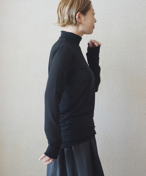 JOURNAL STANDARD LUXE（ジャーナルスタンダード　ラックス）の「シアージャージ タートルネックプルオーバー（Tシャツ/カットソー・レディース・ホワイト/ブラック/ブラック系その他・FREE）」の8枚目の写真