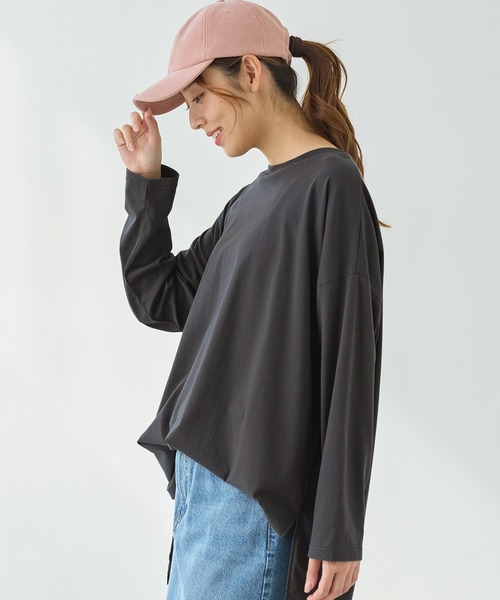 Honeys(ハニーズ)の「チュニックTシャツ(Tシャツ/カットソー・レディース・グレイッシュベージュ/ブラウン/ネイビー/スミクロ・F)」の1枚目の写真