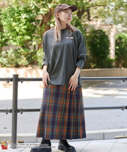 Tom&Jerry(トムアンドジェリー)の「【TOM and JERRY (トムとジェリー)/ 別注】ユニプリントロンT(Tシャツ/カットソー・レディース・ライトブルー/オフホワイト/ライトグレー/ダークグレー・M/L/XL)」の13枚目の写真