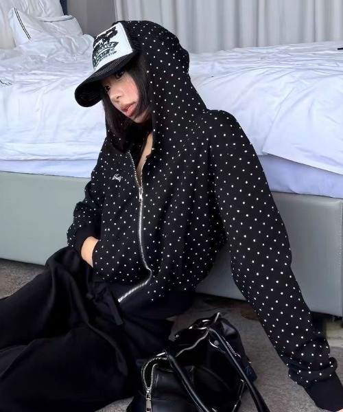 LADY LIKE(レディライク)の「ミニドット刺繍入りパーカー(パーカー・レディース・ブラック・M)」の4枚目の写真