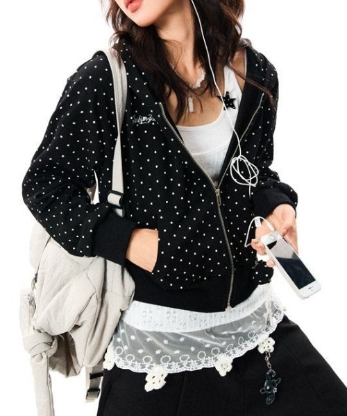 LADY LIKE(レディライク)の「ミニドット刺繍入りパーカー(パーカー・レディース・ブラック・M)」の15枚目の写真