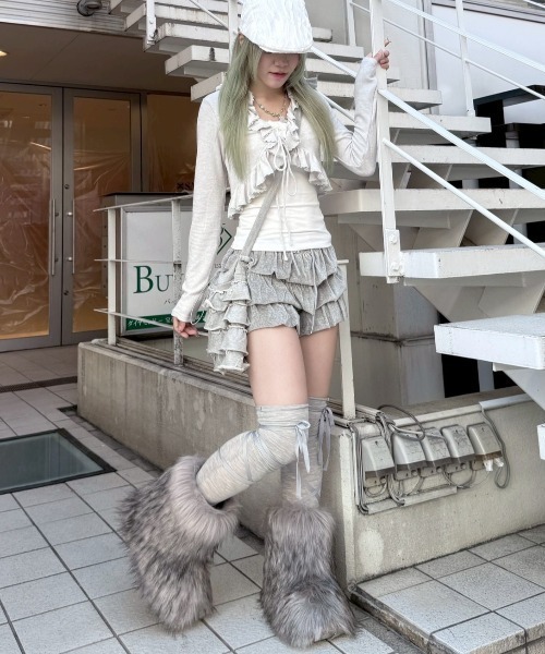 Never mind the XU / Chikashitsu+（ネバーマインド ザ エックスユー / チカシツプラス）の「【nmtc+】ruffing cami set cardigan / 【エヌエムティーシープラス】キャミセットカーディガン（カーディガン/ボレロ・レディース・ホワイト/グレー/チャコール・ONE SIZE）」の15枚目の写真