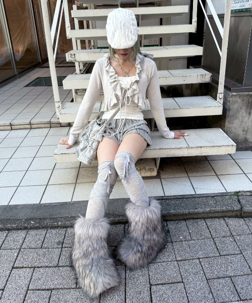 Never mind the XU / Chikashitsu+（ネバーマインド ザ エックスユー / チカシツプラス）の「【nmtc+】ruffing cami set cardigan / 【エヌエムティーシープラス】キャミセットカーディガン（カーディガン/ボレロ・レディース・ホワイト/グレー/チャコール・ONE SIZE）」の14枚目の写真