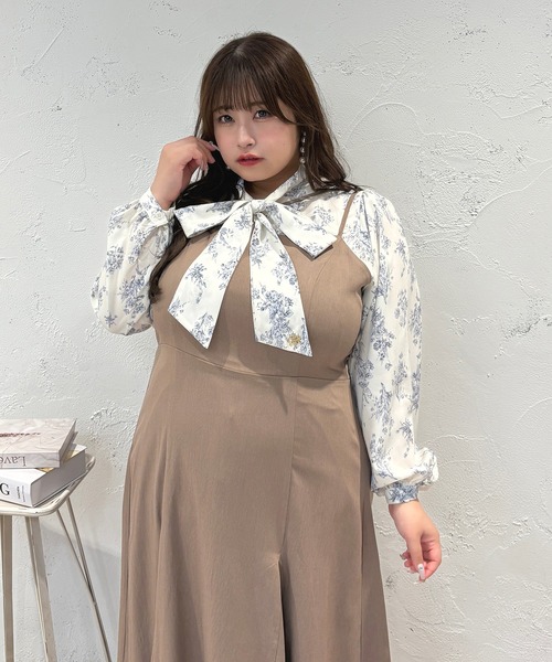 大きいサイズ】チャーム付きロングスリーブボウタイブラウス（シャツ