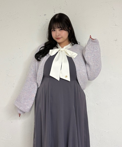 大きいサイズ】チャーム付きロングスリーブボウタイブラウス（シャツ