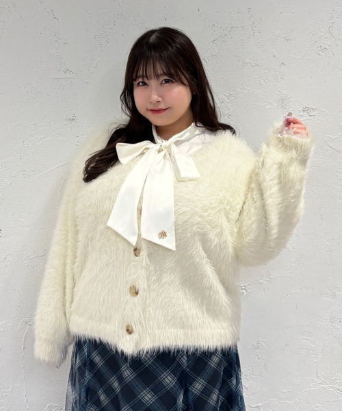 Louiosy(ルオシー)の「【大きいサイズ】チャーム付きロングスリーブボウタイブラウス(シャツ/ブラウス・レディース・ブルー系その他/アイボリー/オフホワイト・4L/X-LARGE/3L)」の5枚目の写真