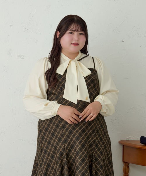 Louiosy(ルオシー)の「【大きいサイズ】チャーム付きロングスリーブボウタイブラウス(シャツ/ブラウス・レディース・ブルー系その他/アイボリー/オフホワイト・4L/X-LARGE/3L)」の11枚目の写真