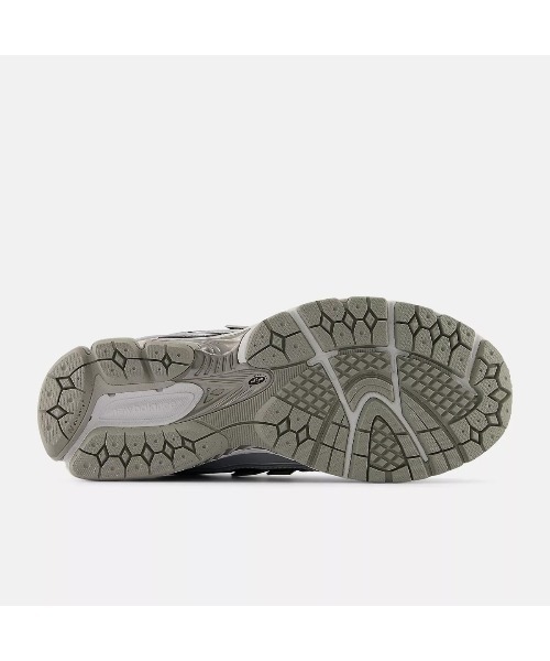 NEW BALANCE（ニューバランス）の「New Balance 1906R（ニューバランス 1906R）（スニーカー・メンズ・グレー系/ブラウン系・25.5cm/26cm/26.5cm/27cm/27.5cm/28cm/28.5cm/29cm/23cm/24cm/24.5cm/25cm/23.5cm）」の6枚目の写真