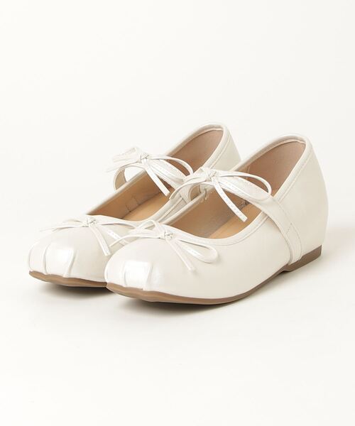 Sugar Sugar(シュガーシュガー)の「SUGARSUGAR/スクエアトゥリボンバレエシューズ(バレエシューズ・レディース・ブラック/アイボリー/シルバー・LL/L/M/S)」の2枚目の写真