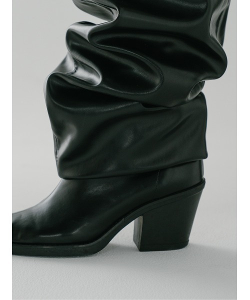 Darich（ダーリッチ）の「ポインテッドドレープロングブーツ（ブーツ・レディース・ブラック・S/M/L/XS/XL）」の12枚目の写真