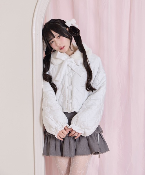 Honey Cinnamon(ハニーシナモン)の「リボンキルティングショート中綿ジャケット(ダウンジャケット/コート・レディース・ピンク/ホワイト・FREE)」の4枚目の写真
