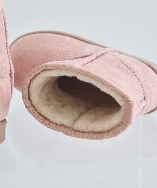 pairmanon（ペアマノン）の「【撥水】ワンポイント刺繍 フェイクムートン ブーツ（ブーツ・キッズ・ピンク/ベージュ/グレー系その他/チャコールグレー・15 /16/17/18/19/20）」の9枚目の写真