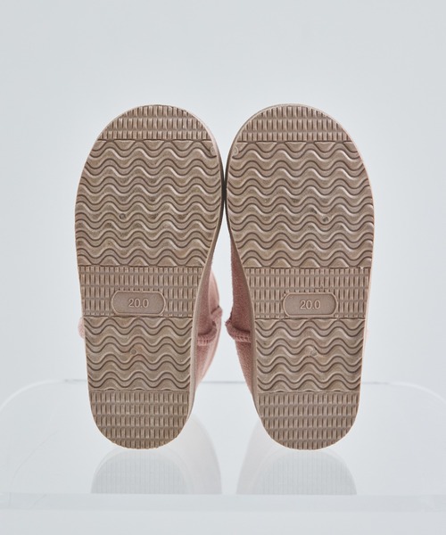 pairmanon（ペアマノン）の「【撥水】ワンポイント刺繍 フェイクムートン ブーツ（ブーツ・キッズ・ピンク/ベージュ/グレー系その他/チャコールグレー・15 /16/17/18/19/20）」の10枚目の写真