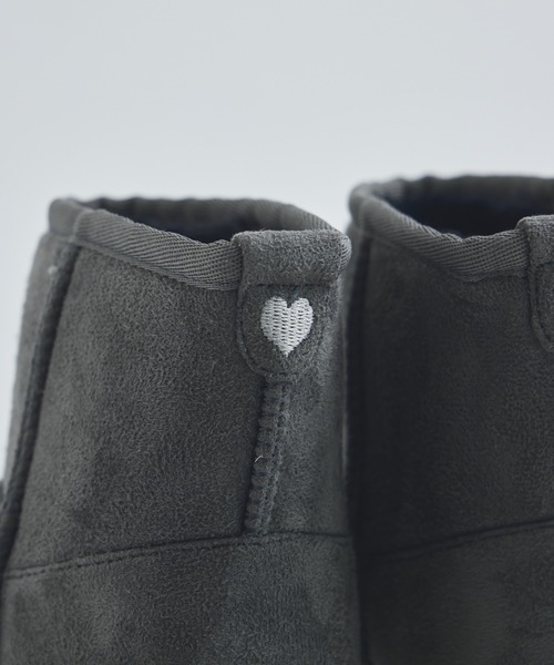 pairmanon（ペアマノン）の「【撥水】ワンポイント刺繍 フェイクムートン ブーツ（ブーツ・キッズ・ピンク/ベージュ/グレー系その他/チャコールグレー・15 /16/17/18/19/20）」の15枚目の写真
