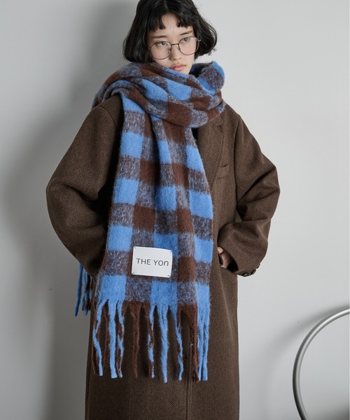 THE YOn（ザヨン）の「ギンガムチェックフリンジマフラー（マフラー・レディース・ブルー/ブラック/ピンク・FREE）」の5枚目の写真