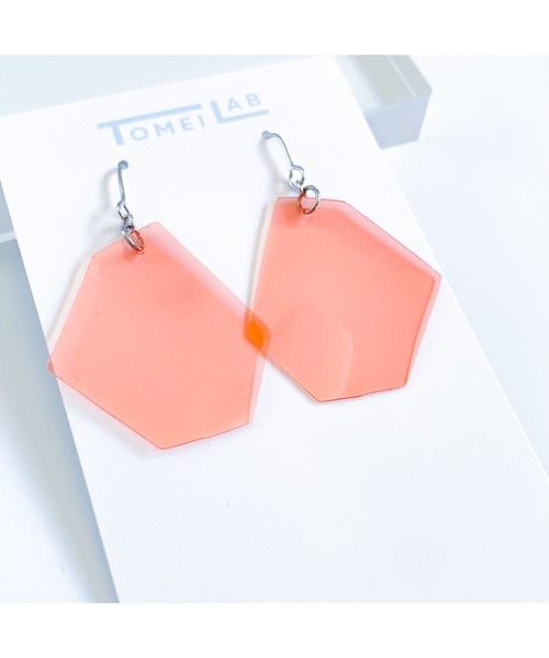 tone(トーン)の「【TOMEI LAB】ビニール 変形六角 ピアス(MA)(ピアス(両耳用)・レディース・パープル/イエロー/オレンジ/ピンク・FREE)」の4枚目の写真
